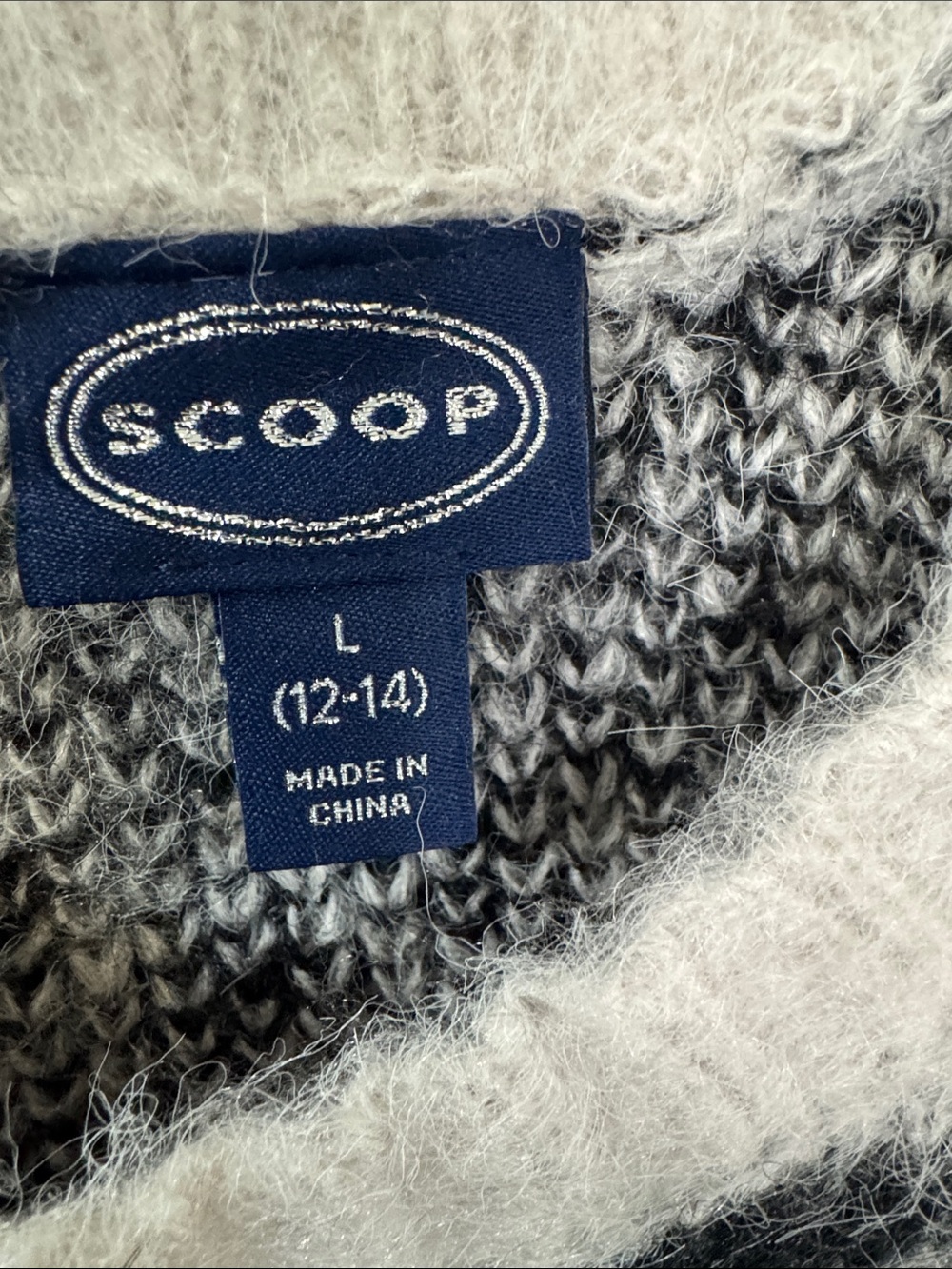 Scoop Short-Sleeve Fuzzy Crewneck Sweater in Light Gray & Black - Picture 2 of 4